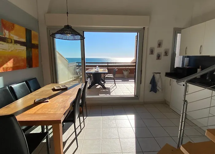 Апартаменты Port Leucate: T3 Duplex Climatise, 6 Pers, Face A La Mer, Parking - Fr-1-798-53 *
